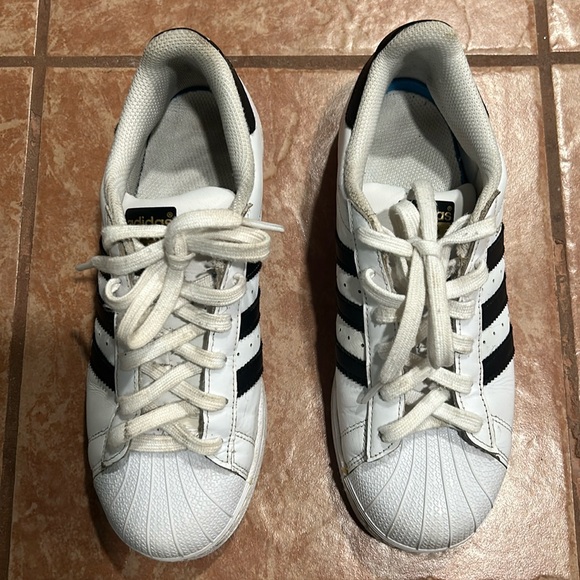 Adidas superstar - Picture 1 of 6